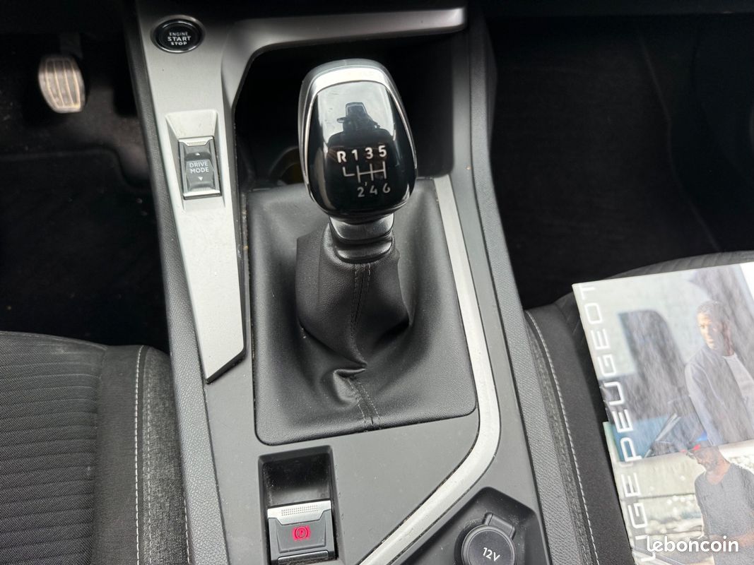 Peugeot 308 Active Pack 1.5 BLUEHDI 130ch 2022 (image 14)