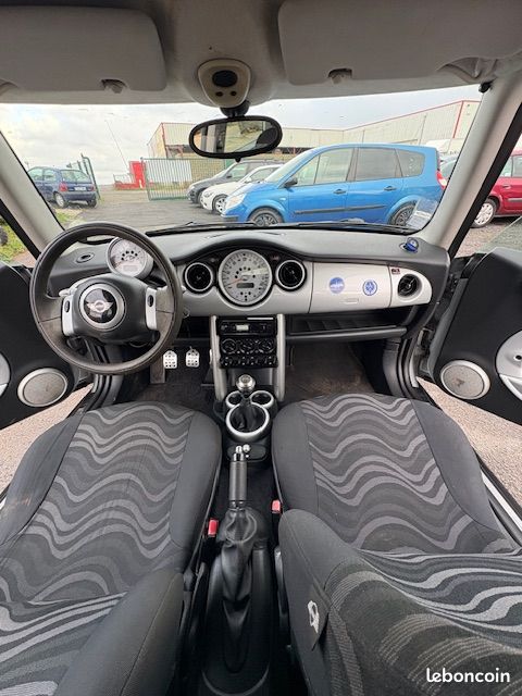 Mini Cooper One (image 5)