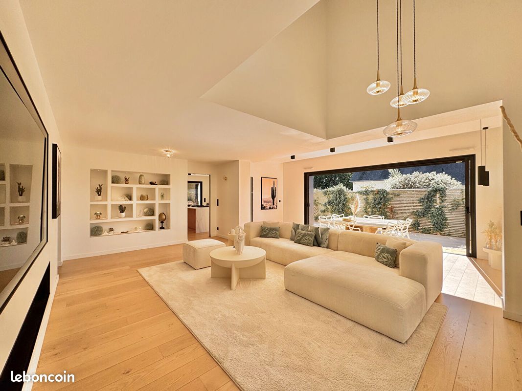 Maison 8 pièces 214 m² · à Larmor-Plage · 214 m² · 1 350 700 €