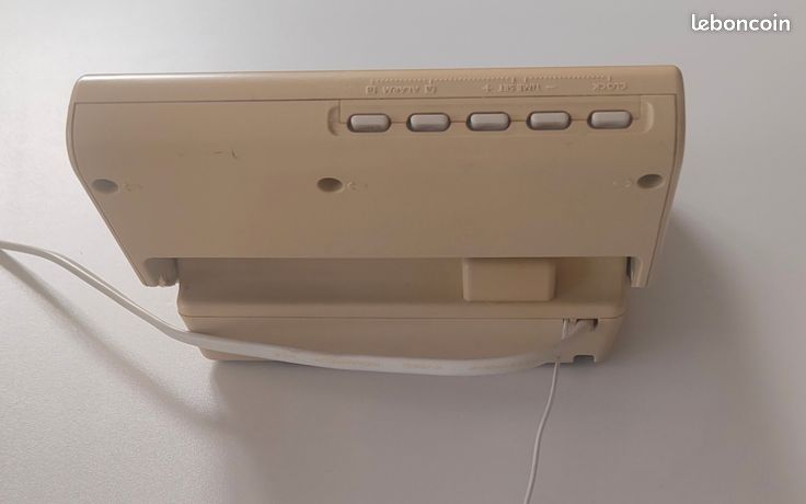 Radio Réveil Vintage Sony ICF-C770 - FM Double Alarme - Affichage Digital - Secteur