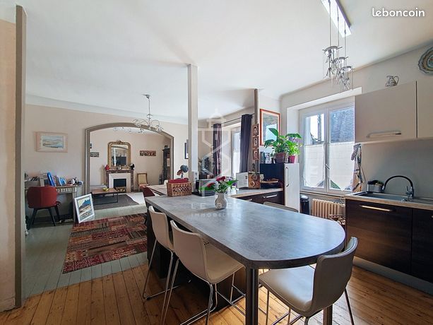 Maison 7 pièces 205 m²