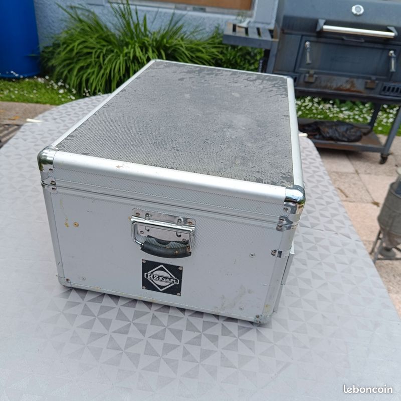 Énorme valise d'outils (image 4)