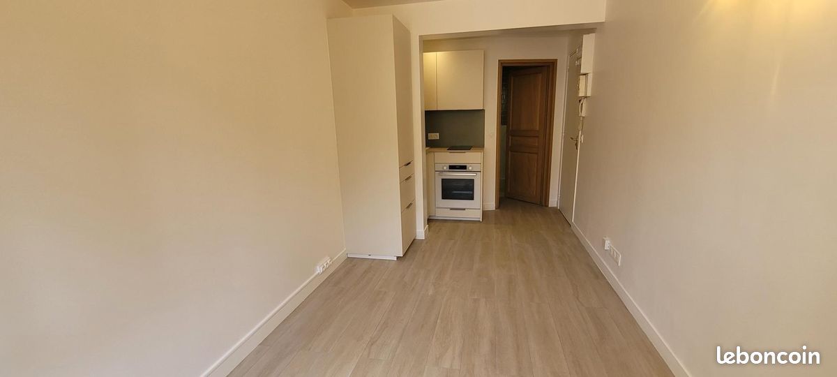 Appartement 1 pièce 17 m² · à Issy-les-Moulineaux · 17 m² · 950 €