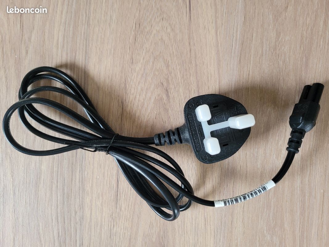 Adaptateur prise anglaise (image 1)