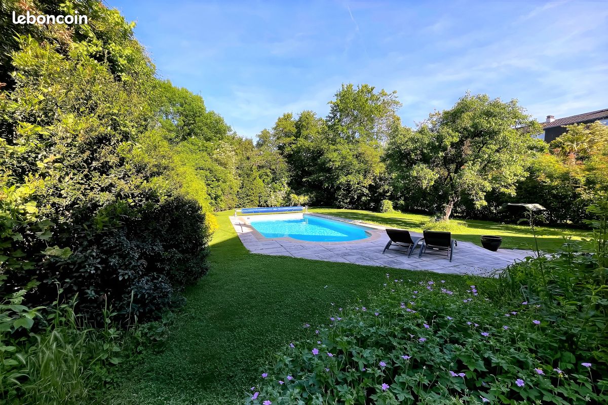 Maison 9 pièces 220 m² · à Meaux · 220 m² · 649 000 €