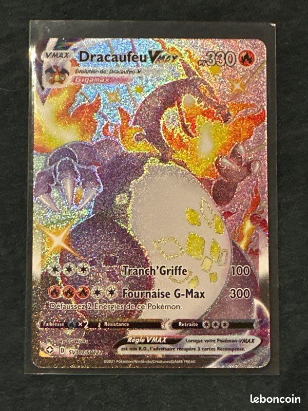 Dracaufeu VMAX SV107 Shiny – Coffret Ultraboost 10 Cartes Pokémon (Épée & Bouclier Destinées Radieuses)