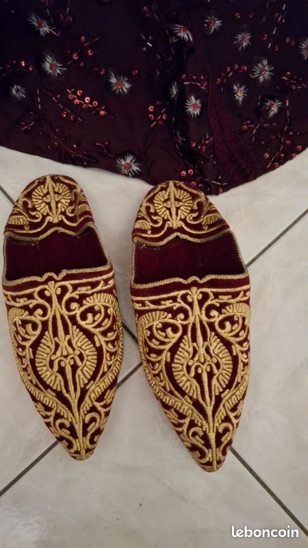 Caftan artisanal marocain avec chaussures (image 6)