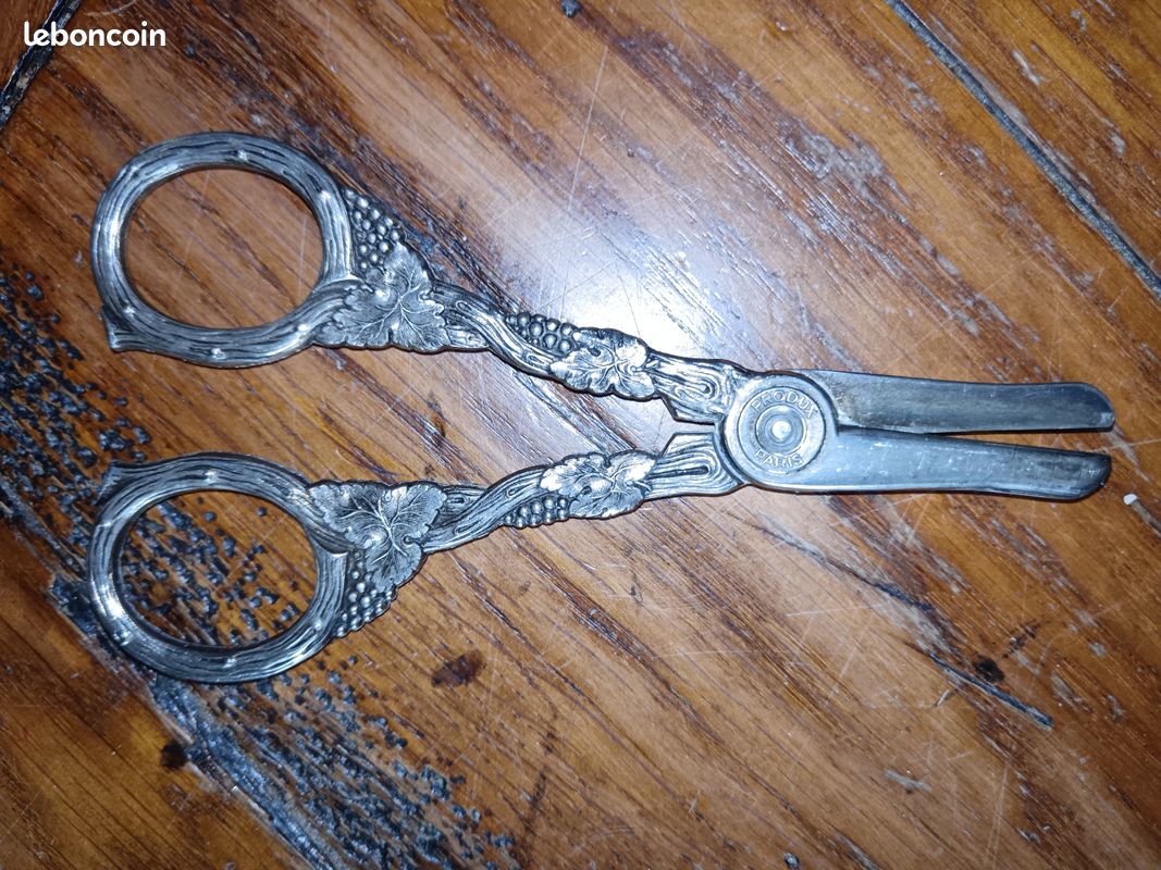 CHRISTOFLE CISEAUX À écraser le sucre et pince en métal argenté EUR 45