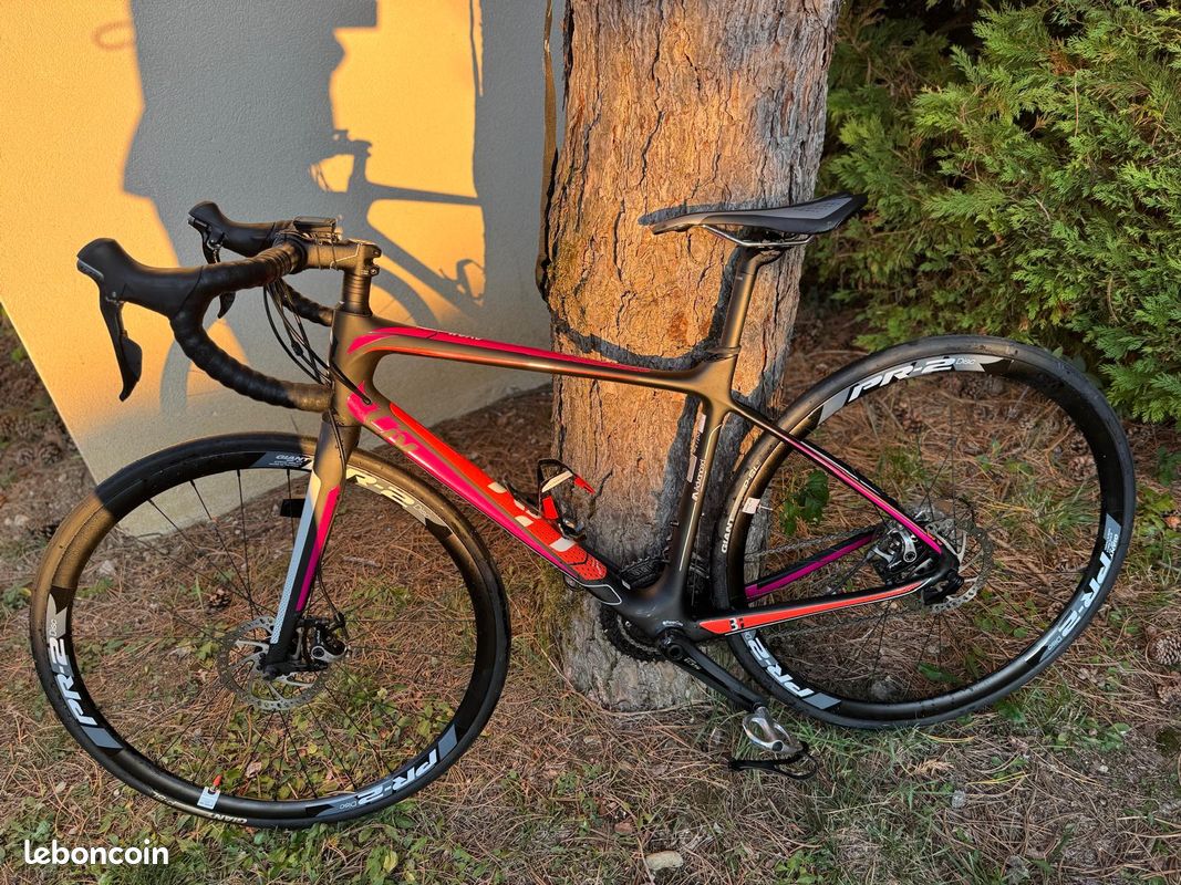 Velo route Giant liv femme taille S Vélos