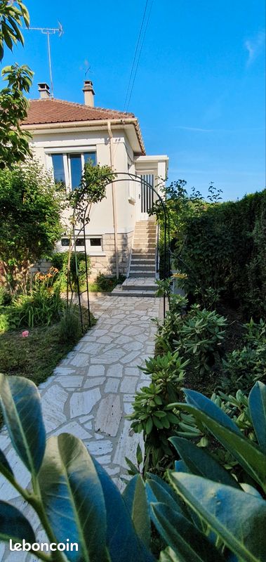 Appartement 2 pièces 25 m² · à Bièvres · 25 m² · 700 €