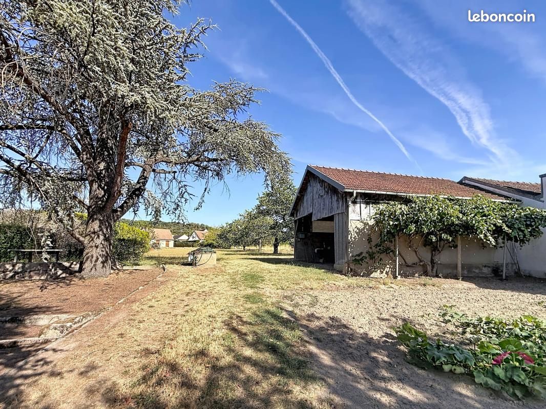 Terrain 1902 m² · à Désertines · 42 500 €