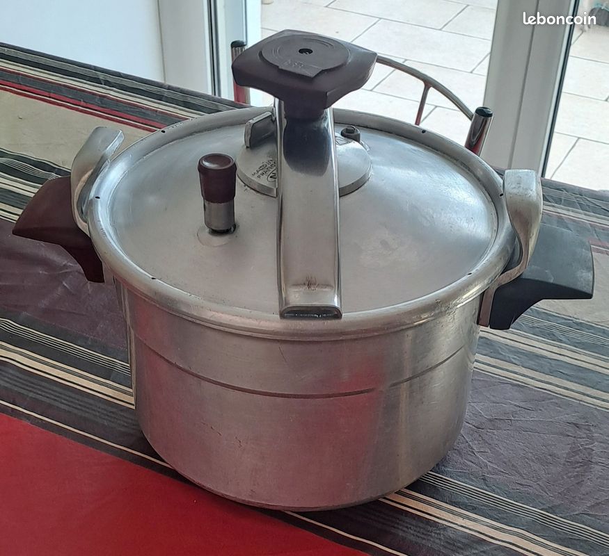 Ancienne Cocotte Minute BSGDG en alu autocuiseur