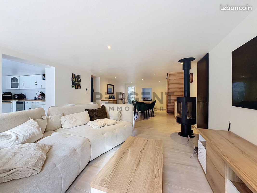 Maison 5 pièces 161 m² · à Étalle · 161 m² · 165 000 €