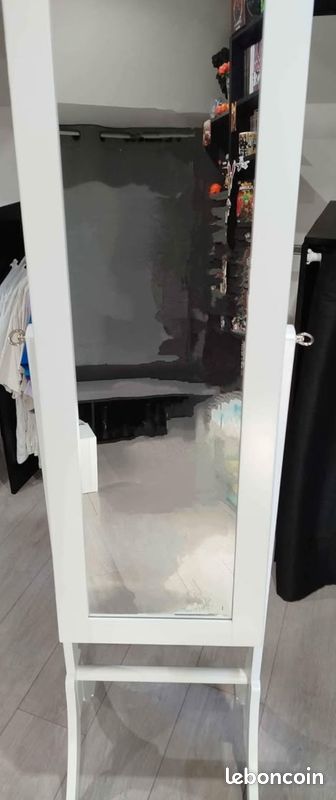 Miroir porte bijoux (image 1)