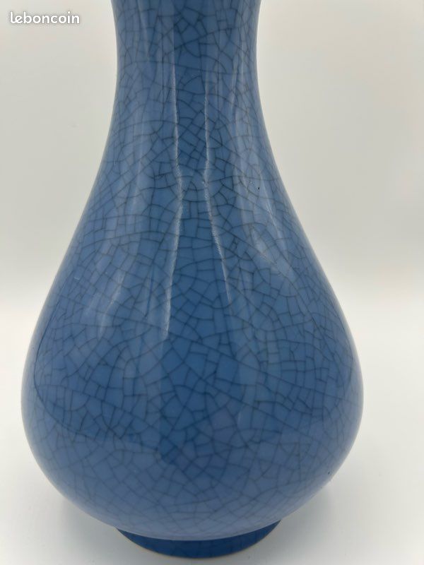 Lot de Vase bouteille tianquping en porcelaine craquelée beige finement décor au prix de 400 à