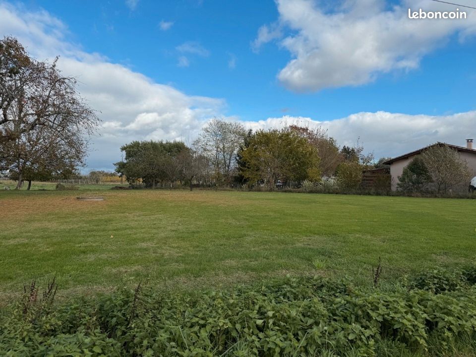 Terrain 950 m² · à Fargues · 60 000 €