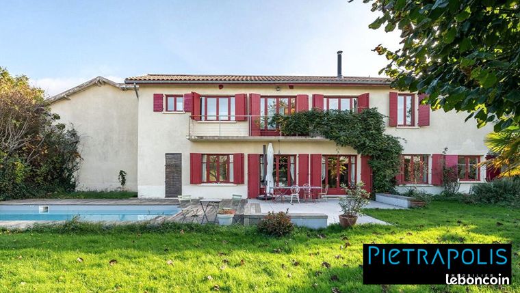 Propriété 8 pièces 280 m²