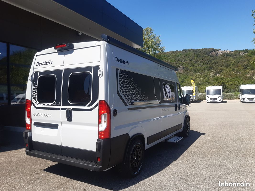 Fourgon Dethleffs GLOBETRAIL CV600 DS ACTIVE PLUS BVA / Jantes alu 18'' Borbet / Look off-road (image 2)
