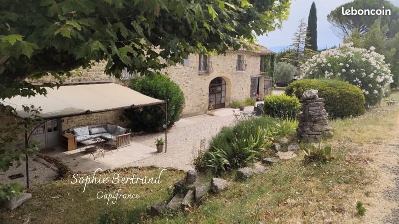 Maison 14 pièces 364 m² · à Chantemerle-lès-Grignan · 364 m² · 1 050 000 €