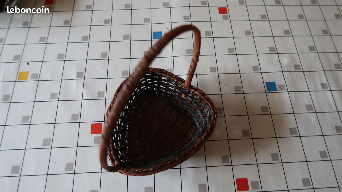 Panier en osier en forme de coeur (image 3)