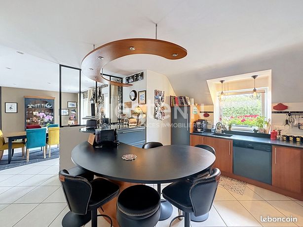 Maison 8 pièces 195 m²