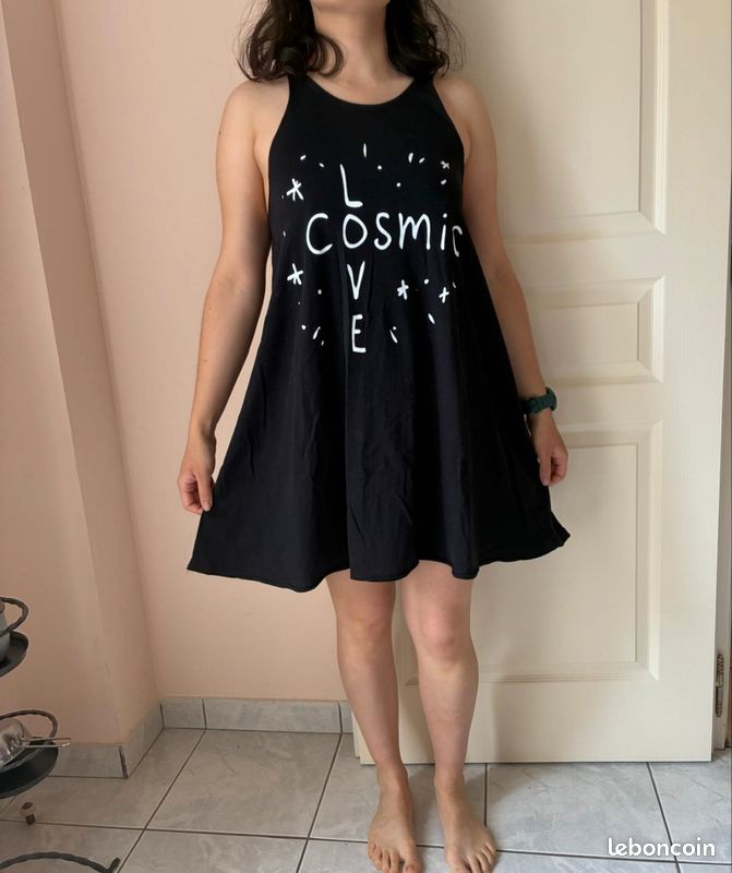 Robe Asos noire ample (image 1)