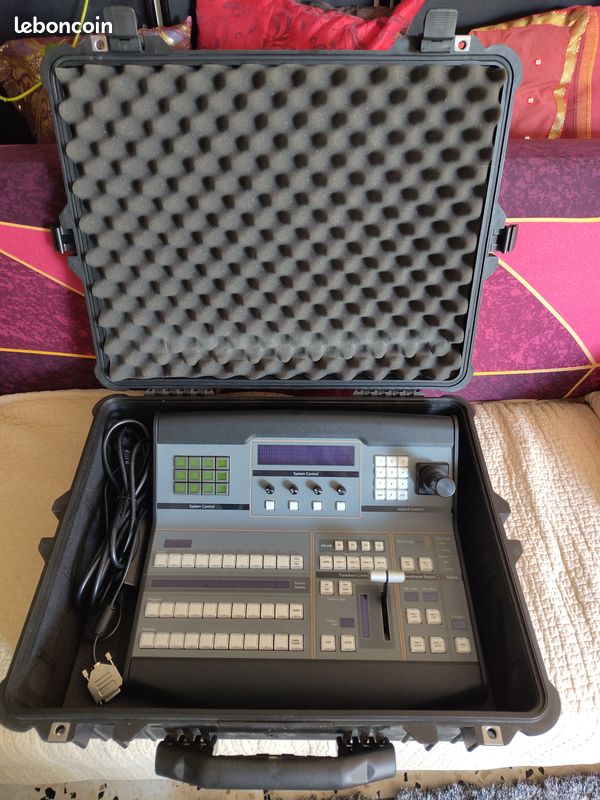 Pupitre / Panneau de contrôle Blackmagic ATEM 1 M/E Broadcast Panel + valise peli 1600 case (image 5)