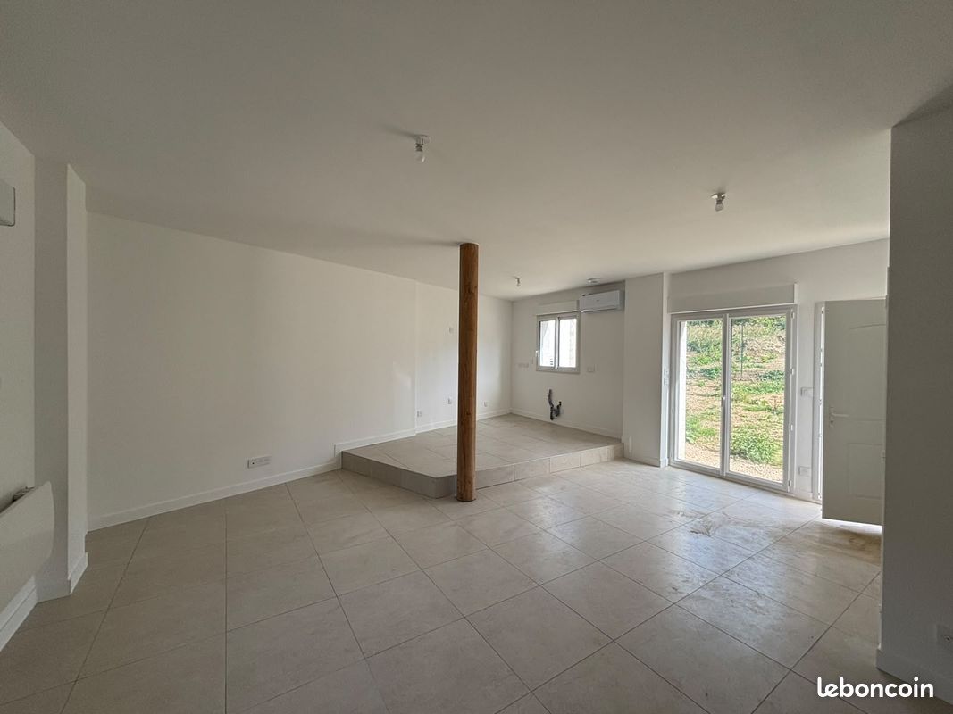 Maison 3 pièces 78 m² · à Pressins · 77,7 m² · 210 000 €