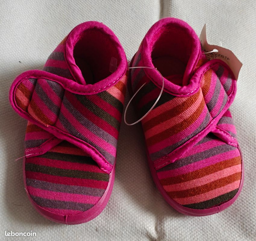 Chaussons rose DPAM taille 18 (neuf) (image 1)