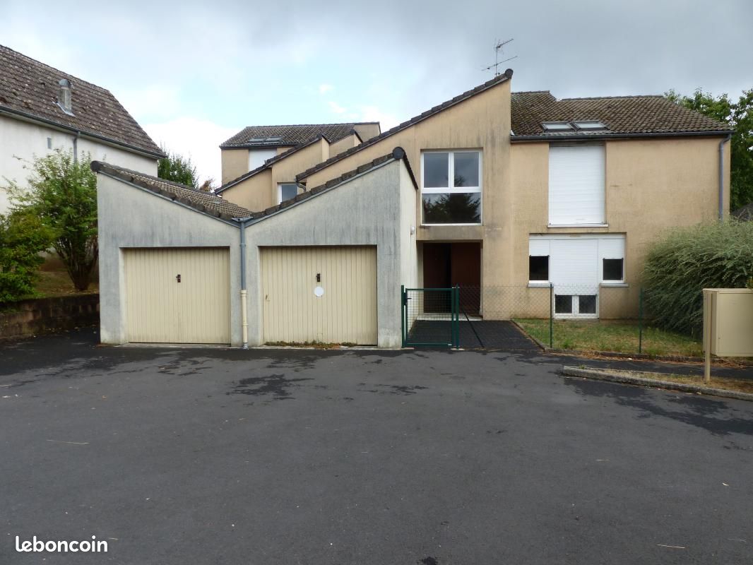 Appartement 3 pièces 82 m² · à Saint-Sornin-Lavolps · 82 m² · 396 €