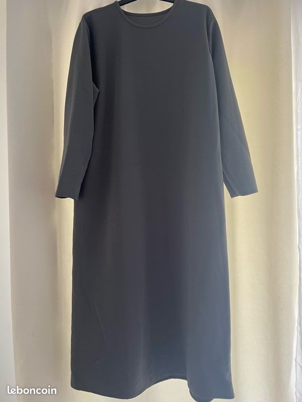 Robe (image 1)