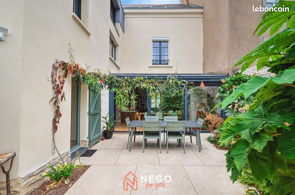 Maison 9 pièces 216 m² · à Angers · 216 m² · 790 000 €