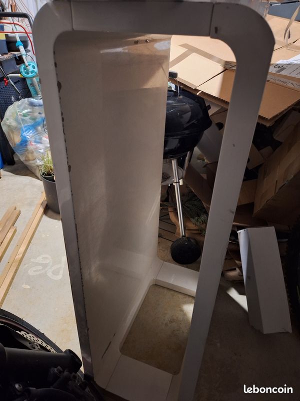 Table basse blanche (image 1)