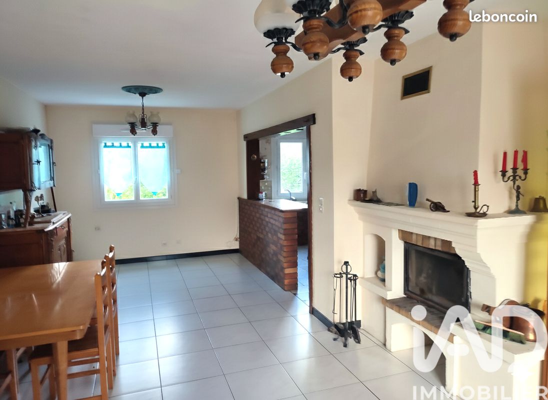Maison 4 pièces 136 m² · à La Bruère-sur-Loir · 136 m² · 59 900 €