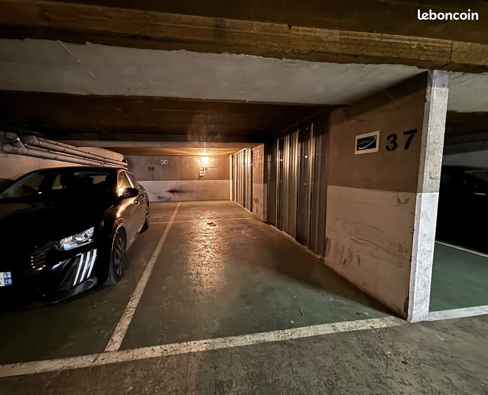 Parking/box SURESNES · 29 000 €