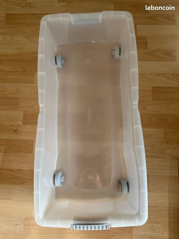 Caisse de rangement plastique avec roulettes (image 1)