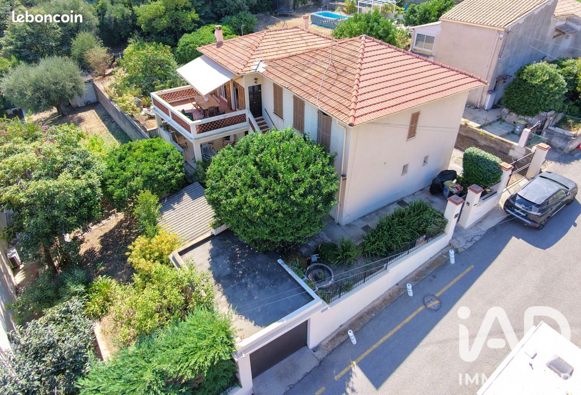 Maison 5 pièces 181 m² · à Saint-Laurent-du-Var · 181 m² · 820 000 €