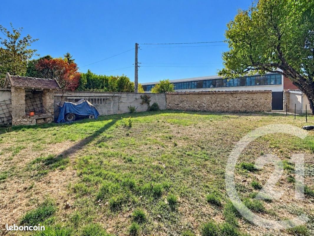 Terrain 267 m² · à Varennes-sur-Seine · 87 000 €