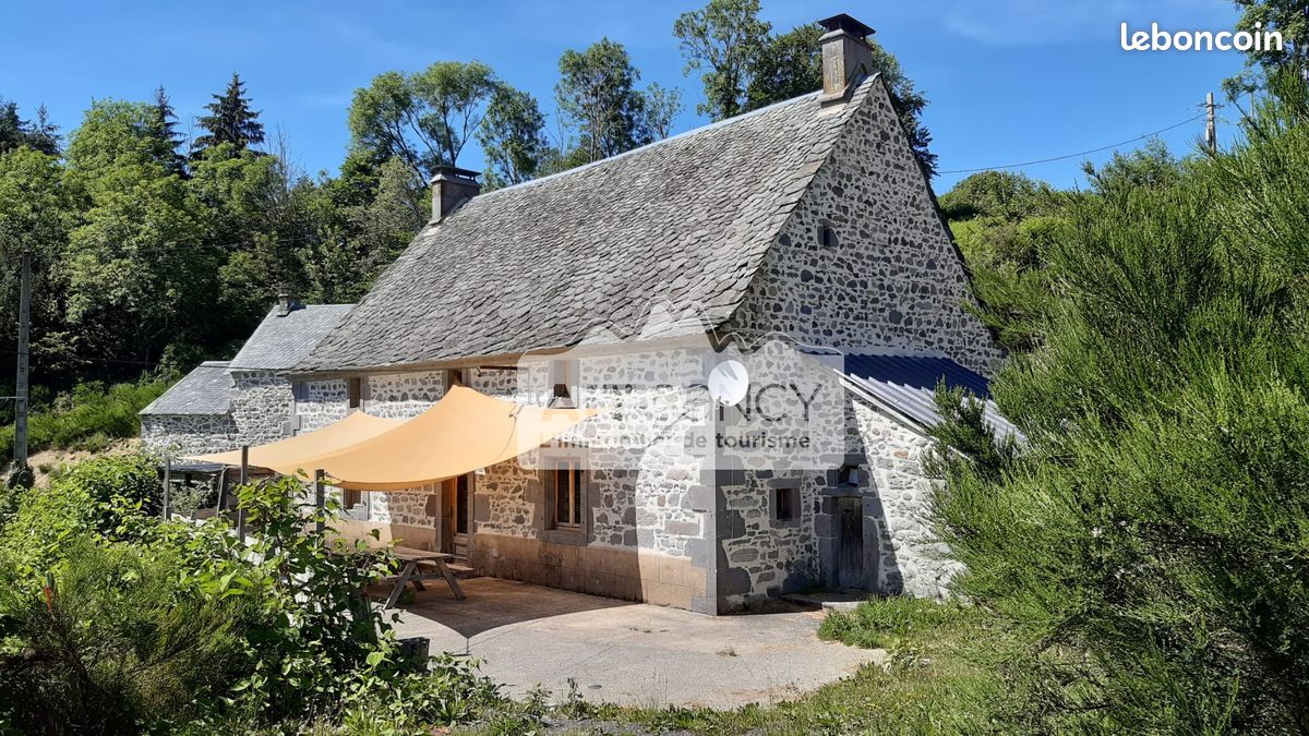 Maison 6 pièces 170 m² · à Chastreix · 170 m² · 242 000 €