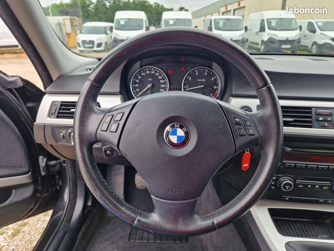 BMW Série 3 TOURING E91 LCI 318i 143 ch Premiere (image 12)