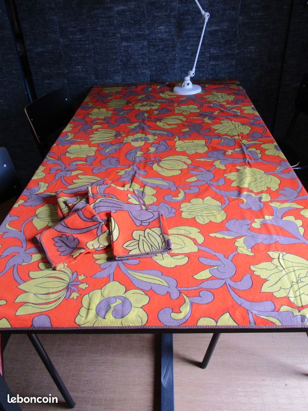 Nappe Flower Power POP Culture 150x240cm - Lot De 7 Serviettes Inclus - État Correct - TERITAL