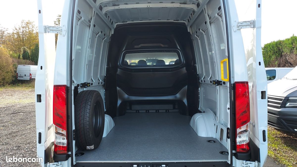 Iveco DAILY 35S FG 7 PLACES 35S14 2.3 V12 (image 7)