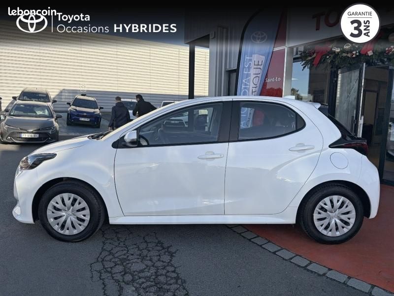 Toyota Yaris 116h Dynamic Business 5p + Programme Beyond Zero Academy MY22 (image 3)