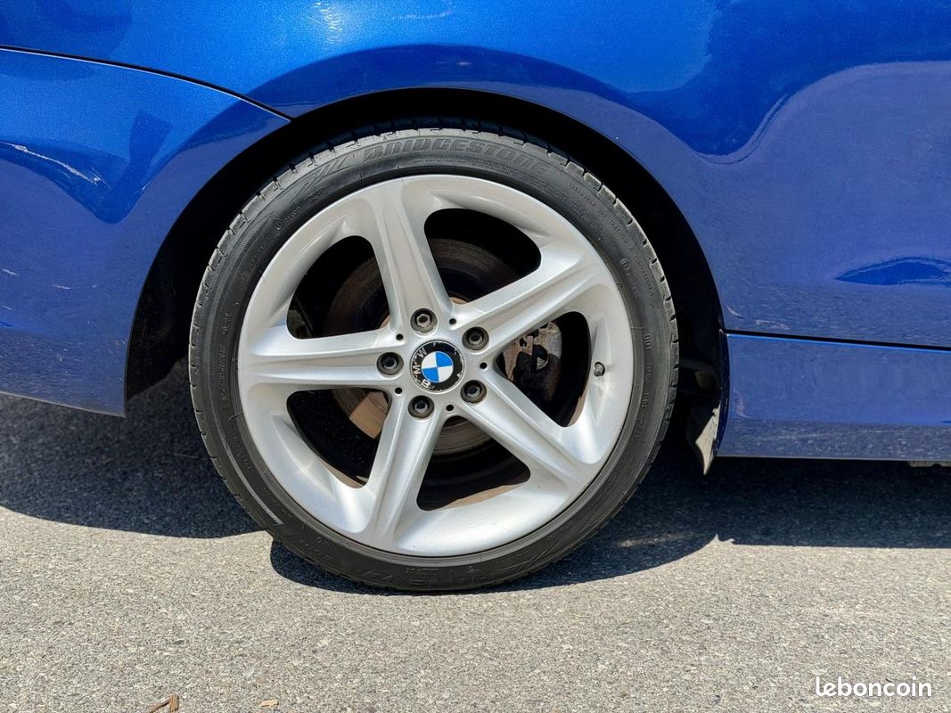 BMW SéRIE 1 COUPé 125i 3.0L 6 cylindres - Boîte manuelle - Montego Blue (image 33)