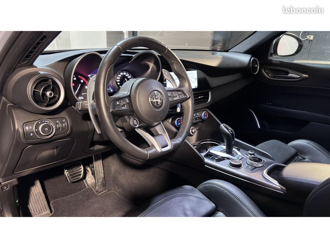 ALFA ROMEO GIULIA 2.2 D 190ch BVA - Gris Lunaire - 1ère Main (image 8)