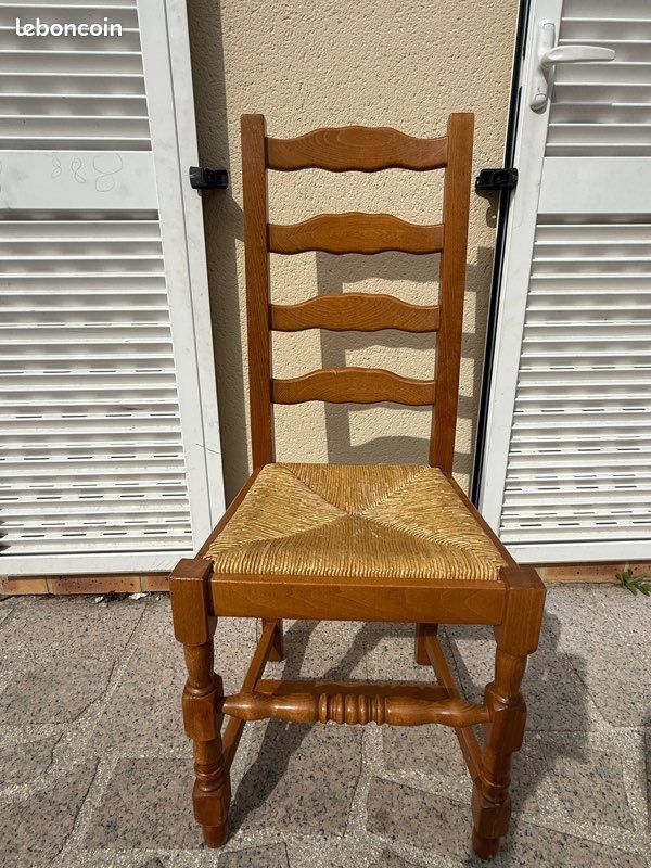 Table à manger en bois massif + 6 chaises paillées – très bon éta (image 3)