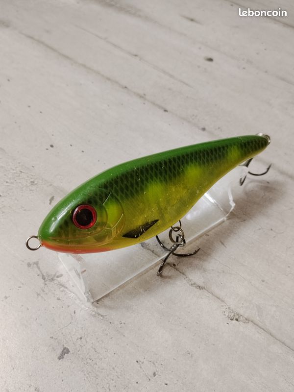 Strikepro Jerk Leurre Hot Perch 15cm