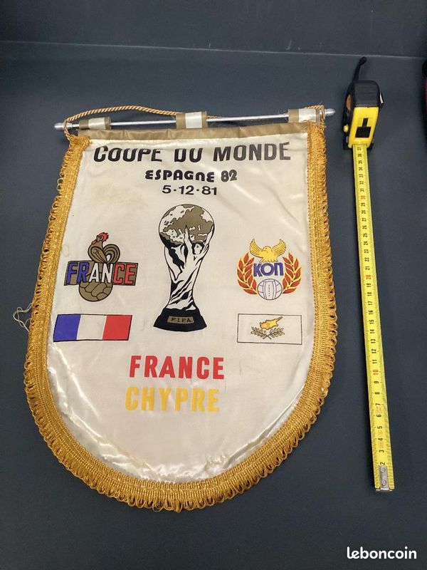 Fanion De Football Irlande Du Nord Coupe Du Monde 1986 - Vintage, Multicolore - Occasion, Pour Collectionneurs Et Supporters