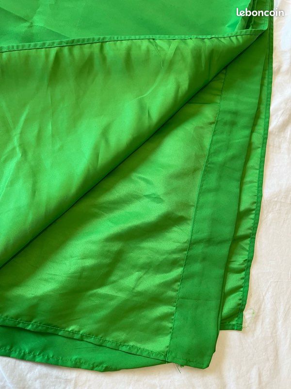 Neewer Toile De Fond Réversible Pliable En Mousseline Avec étui De Transport Pour Séances Photo Et Vidéo En Studio (Noir/Blanc) 150 Cm X 200 Cm • Prix