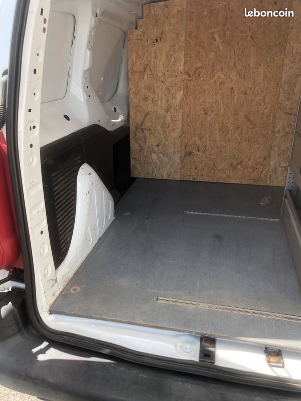 Citroen Berlingo 1.6L HDI 75 Diesel 2012 92000kms Bluetooth Attelage Galerie 7590euros (image 5)